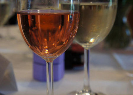 Vin alb sau rosu (colectie) Sticle de vin vechi 50-60 de ani (Dragasani)