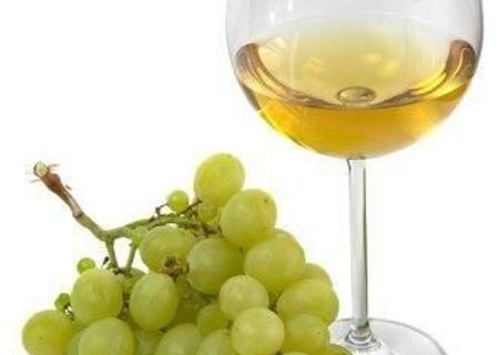 Vin natural obtinut traditional