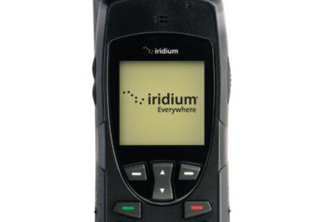 Vind 2 telefoane satelitare Iridium 9555, kit complet