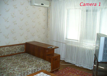 Vind apartament 3 cam.decomandate,Gh.Lazar 40,et.X
