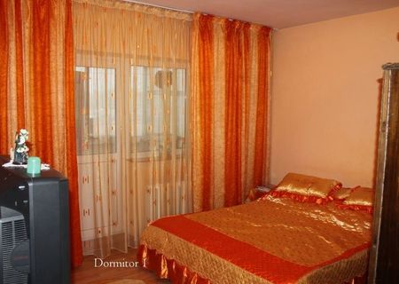 Vind apartament 3 camere Mall-Vitan