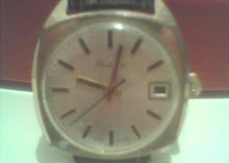 Vînd ceas mecanic de mîna funcţionabil,made în USSR RRAKETA.