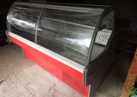 Vitrina super buna si nefolosita