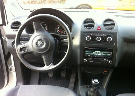 volkswagen caddy MAXI 2012