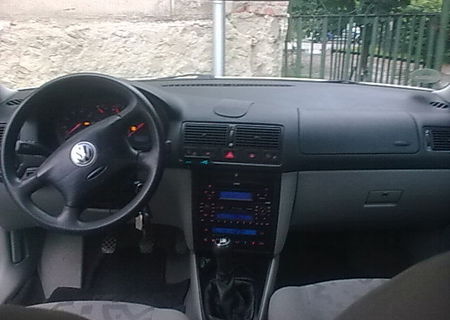Volkswagen Golf 4 , Hatchback , Preţ: 2900 euro negociabil. Volkswagen Golf 4 , Hatchback , Preţ: 2900 euro negociabil.