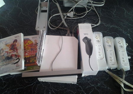 wII MODAT 3manete +nunchuk+2jocuri
