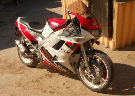 yamaha fzr 1000 cc