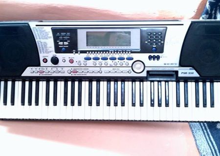 YAMAHA PSR 550