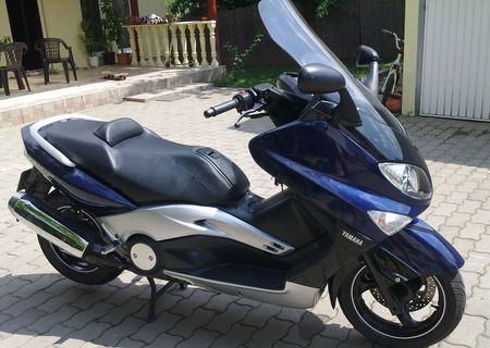 yamaha T-max