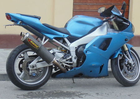 Yamaha YZF R1