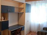 2 fete căutăm colegă în apartament cu 3 camere