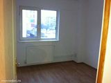 Apartament 3 camere decomandat Lapus