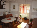 Apartament 3 camere, spatios si imbunatatit, zona buna