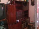 Biblioteca cu vitrina