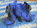Botine albastre superbe
