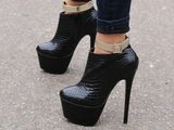 Botine cu toc inalt
