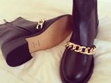 Botine Givenchy in stoc