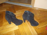 BOTINE negre piele intoarsa