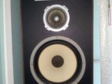 Boxe mari AKAI SW-T70