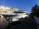 Cautam 2 hostess pentru Yacht