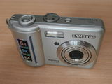 Cumpar camera foto SAMSUNG Digimax S500, S600, etc. cu diagonala de 2,5 inch.