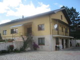 Dau in chirie apartament 2 camere in vila