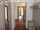 Dau in chirie apartament 4 camere in zona Cantemir