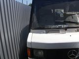 Dezmembrez duba Mercedes 208d