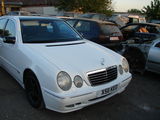 Dezmembrez Mercedes E240 Avantgarde din anul 2000