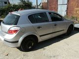 Dezmembrez Opel Astra H