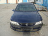 Dezmembrez Opel Vectra B