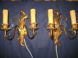 Frumoase Aplice electrice pereche masive si late in bronz aurit stil Rococo cu 2 brate si sticla gen cristal
