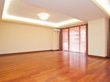 ID 7 Inchiriere apartament de 4 camere in Central Park