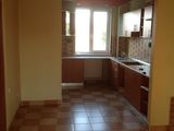 Inchiriez ap 3 cam, decomandat, zona Cantemir