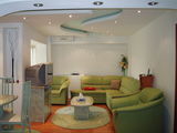 Inchiriez apartament 3 cam LUX 400euro
