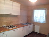 Inchiriez apartament 3 camere