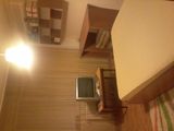 Inchiriez camera in apartament cu 3 camere