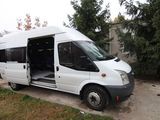 Inchiriez  Microbuz Ford Transit