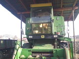 John Deere 975