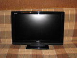 LCD: TOSHIBA 32AV500P.