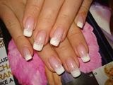 Manichura pedichiura , extensi unghii gel si intretinerea lor