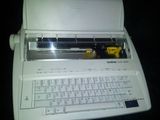 Masina de scris electrica Brother AX-410
