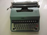 Masina de scris Olivetti Lettera 32