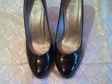 Pantofi de lac