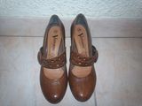 Pantofi eleganţi