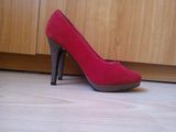 Pantofi rosii din piele intoarsa, marimea 39