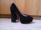 Pantofii negrii din piele intoarsa, marimea 39