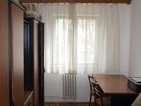 Proprietar, 2 camere, sagului, etajul 3, liber