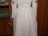 Rochie de mireasa , pret minim .