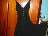 rochie neagra in colturi